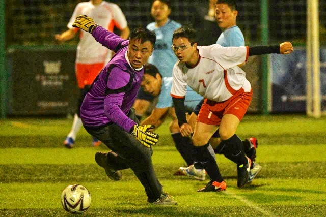 范子铭16+11雷蒙19分 首钢大胜上海总比分1-1