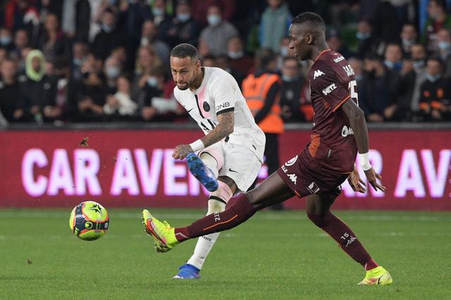 KD35分太阳险胜76人5连胜 快船逆转马刺止连败